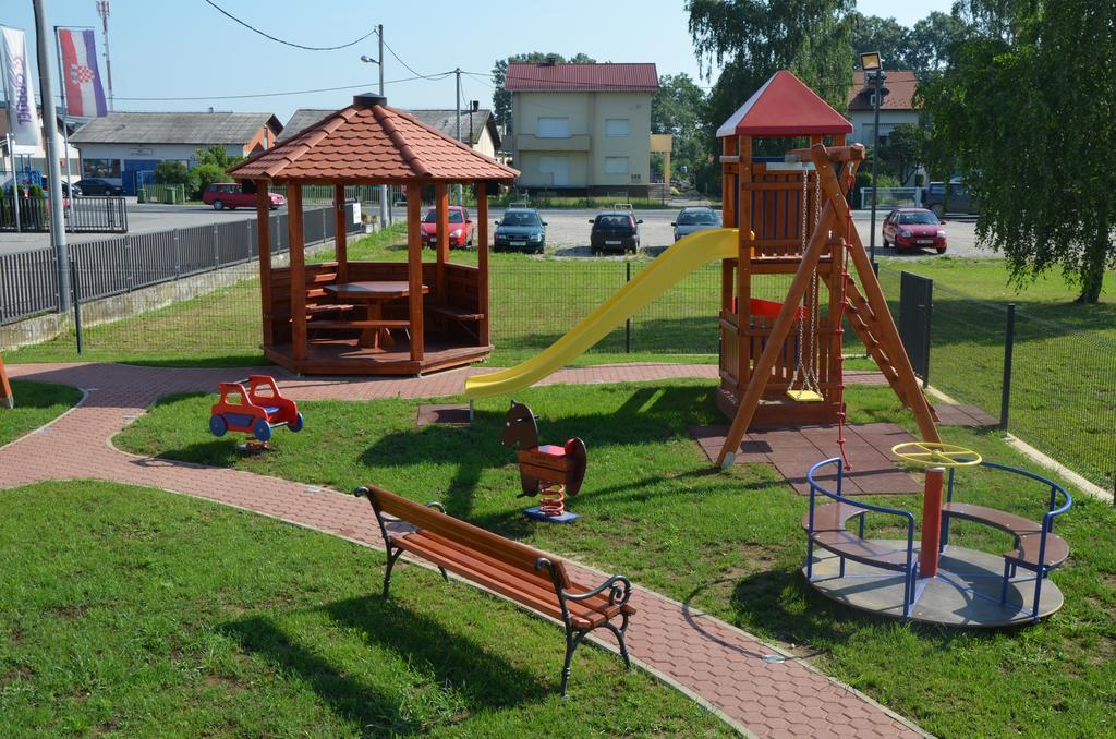 Hotel Phoenix Велика Горица Екстериор снимка